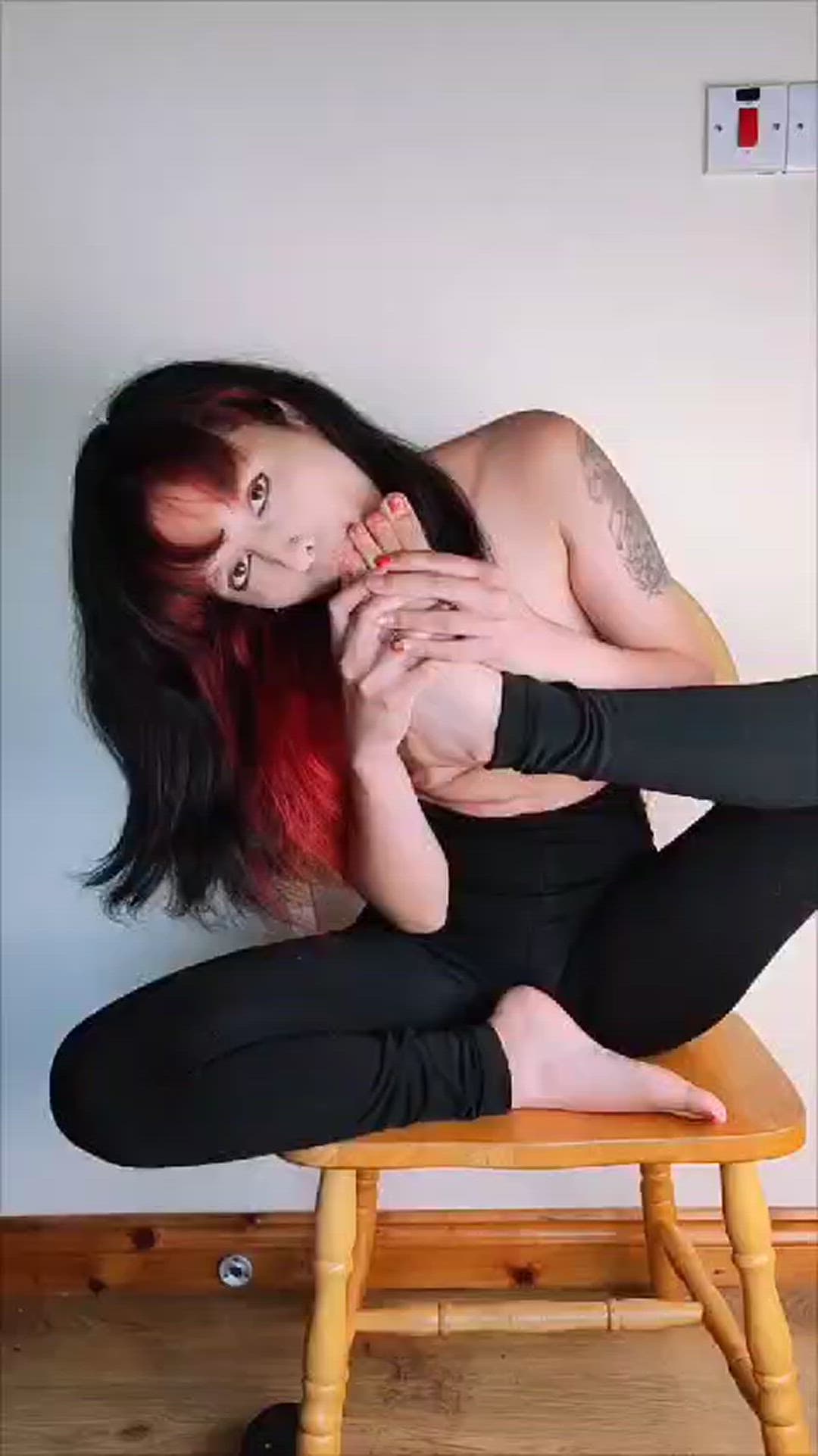 Foot worship by vixens_destiny